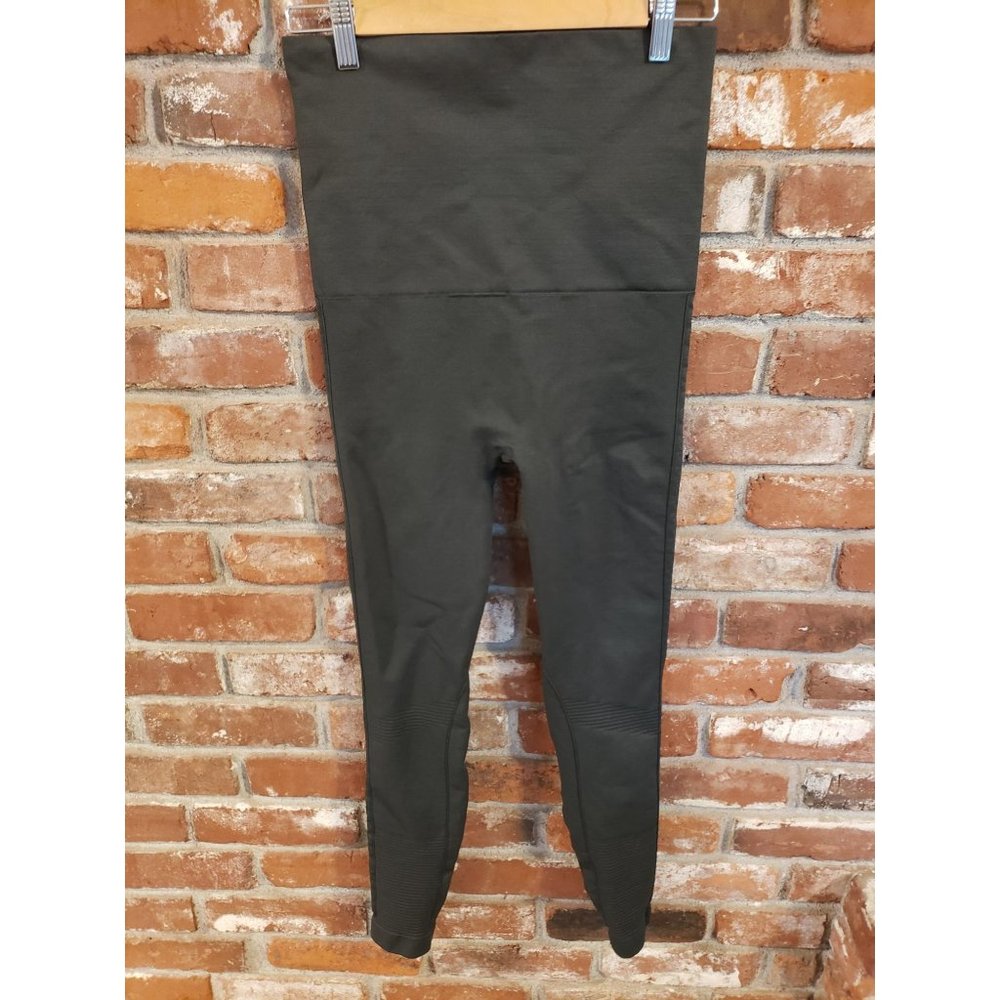 Belly Bandit Mother Tucker compression stretch maternity leggings. Size M.